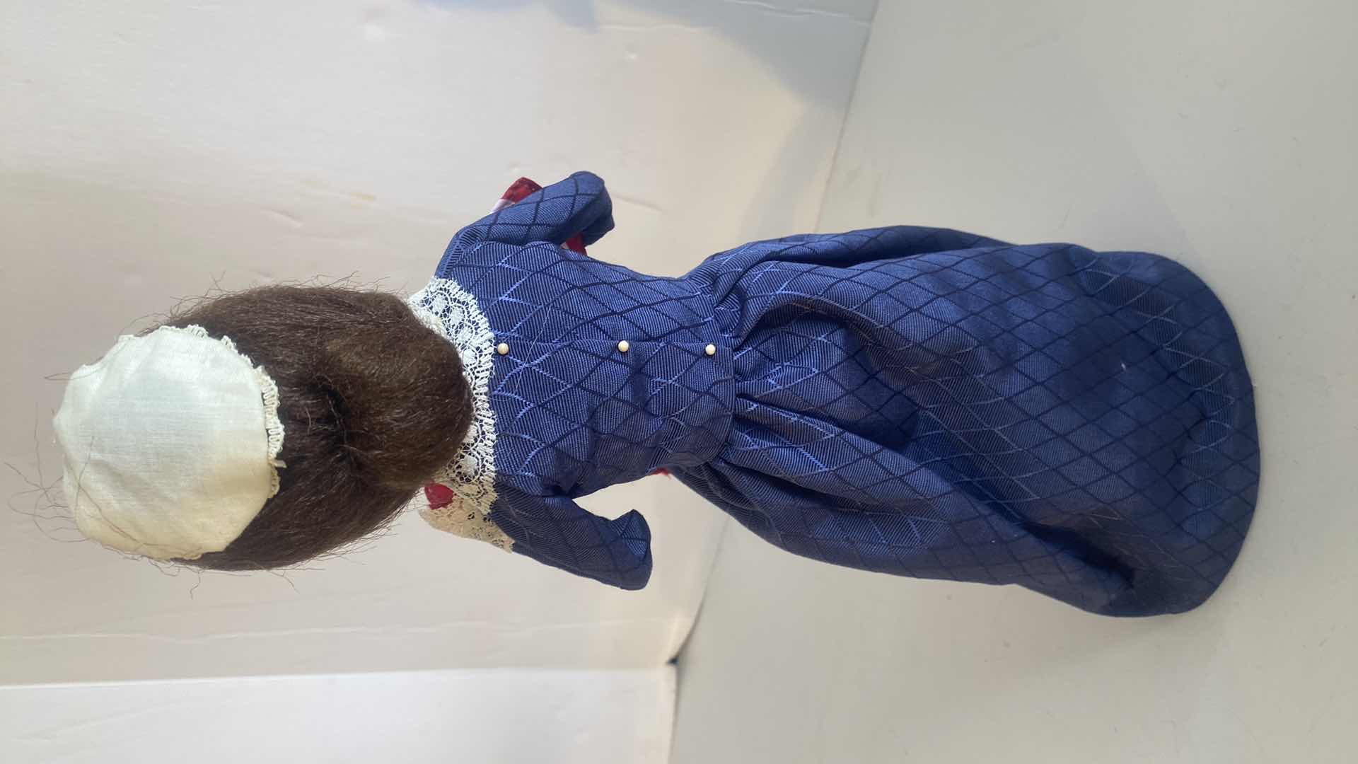 Photo 2 of 2000 BUYERS CHOICE LLTD. THE CAROLERS COLLECTION H12 1/2”