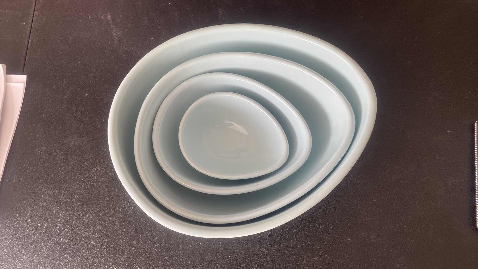 Photo 2 of 4 MIXING BOWLS