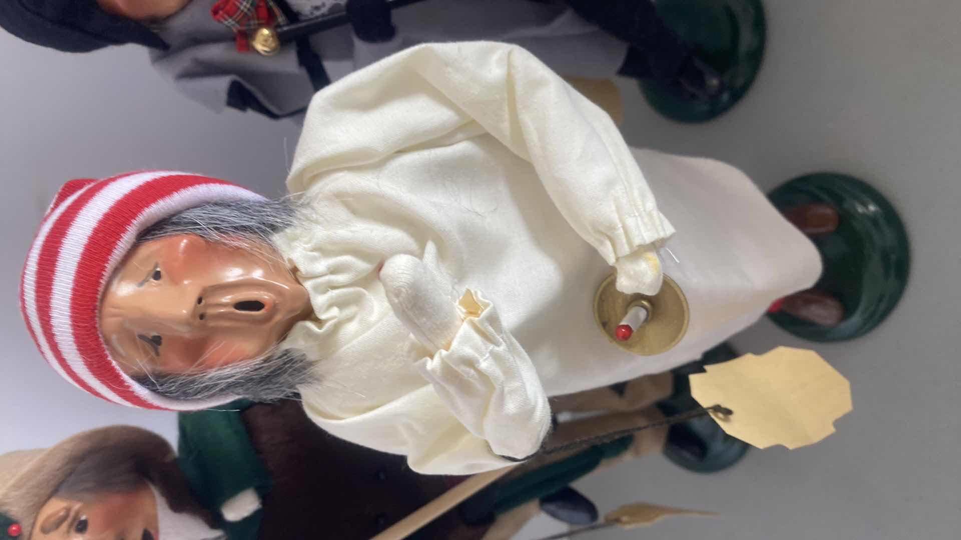 Photo 3 of 3 BUYERS CHOICE “THE CAROLERS COLLECTABLE FIGURINES H12”