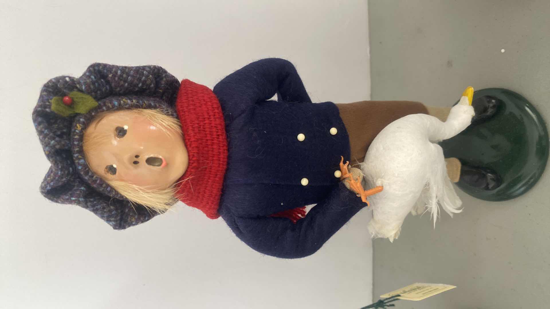 Photo 3 of 3 BUYERS CHOICE “THE CAROLERS COLLECTABLE FIGURINES H10”