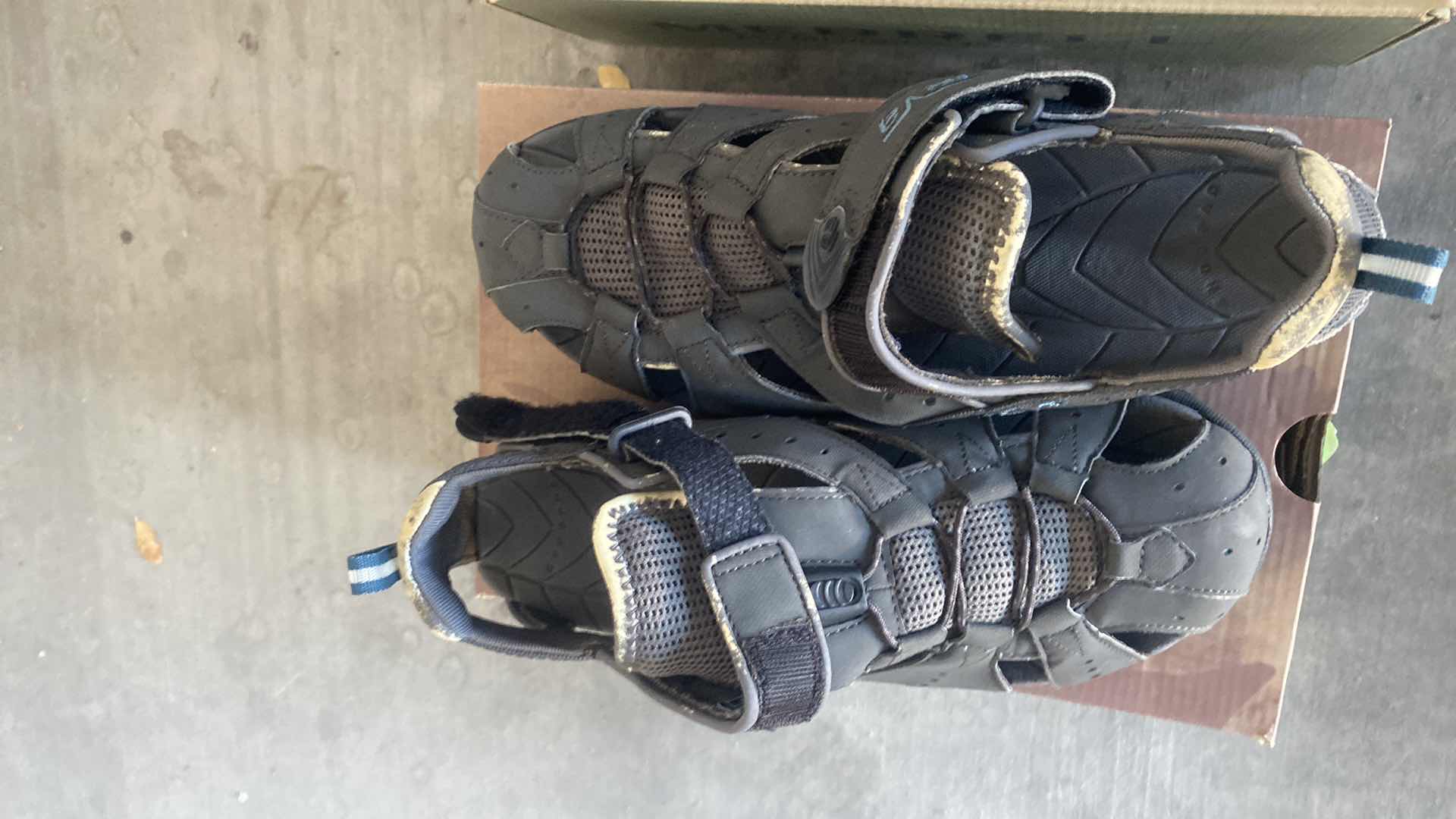 Photo 1 of NEW WOMENS SIZE 10 TEVA & MERRELL SHOES