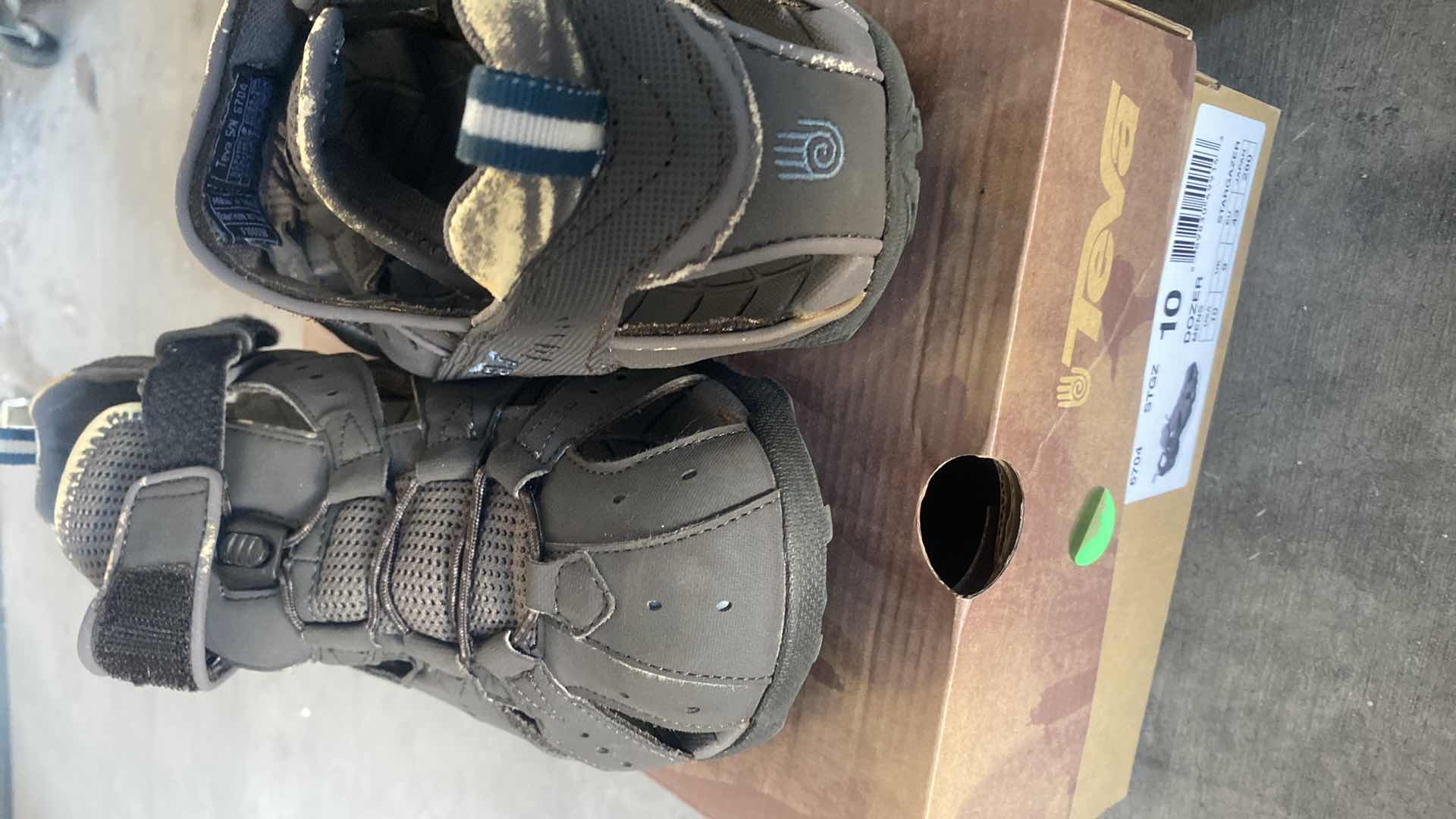 Photo 1 of NEW WOMENS SIZE 10 TEVA & MERRELL SHOES