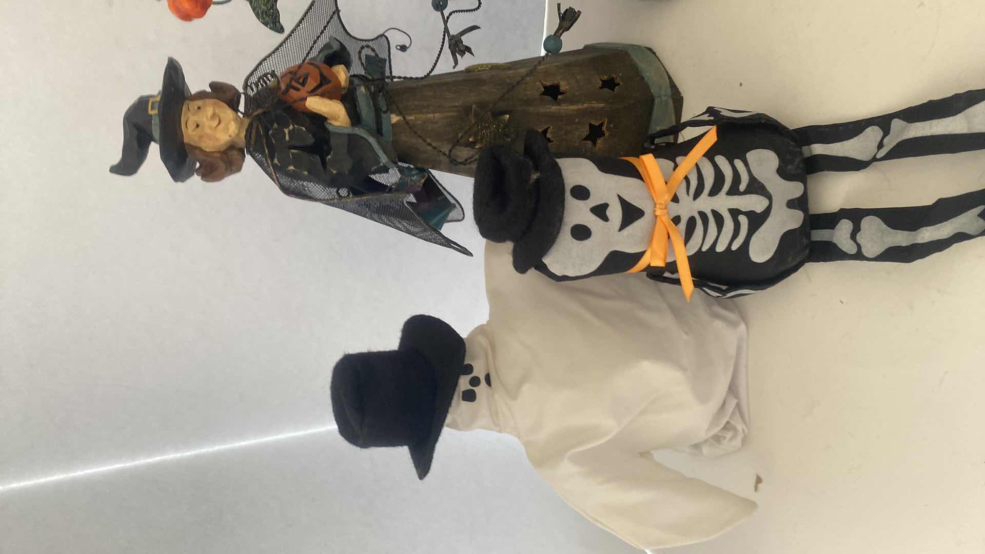 Photo 1 of 5 HALLOWEEN DECOR