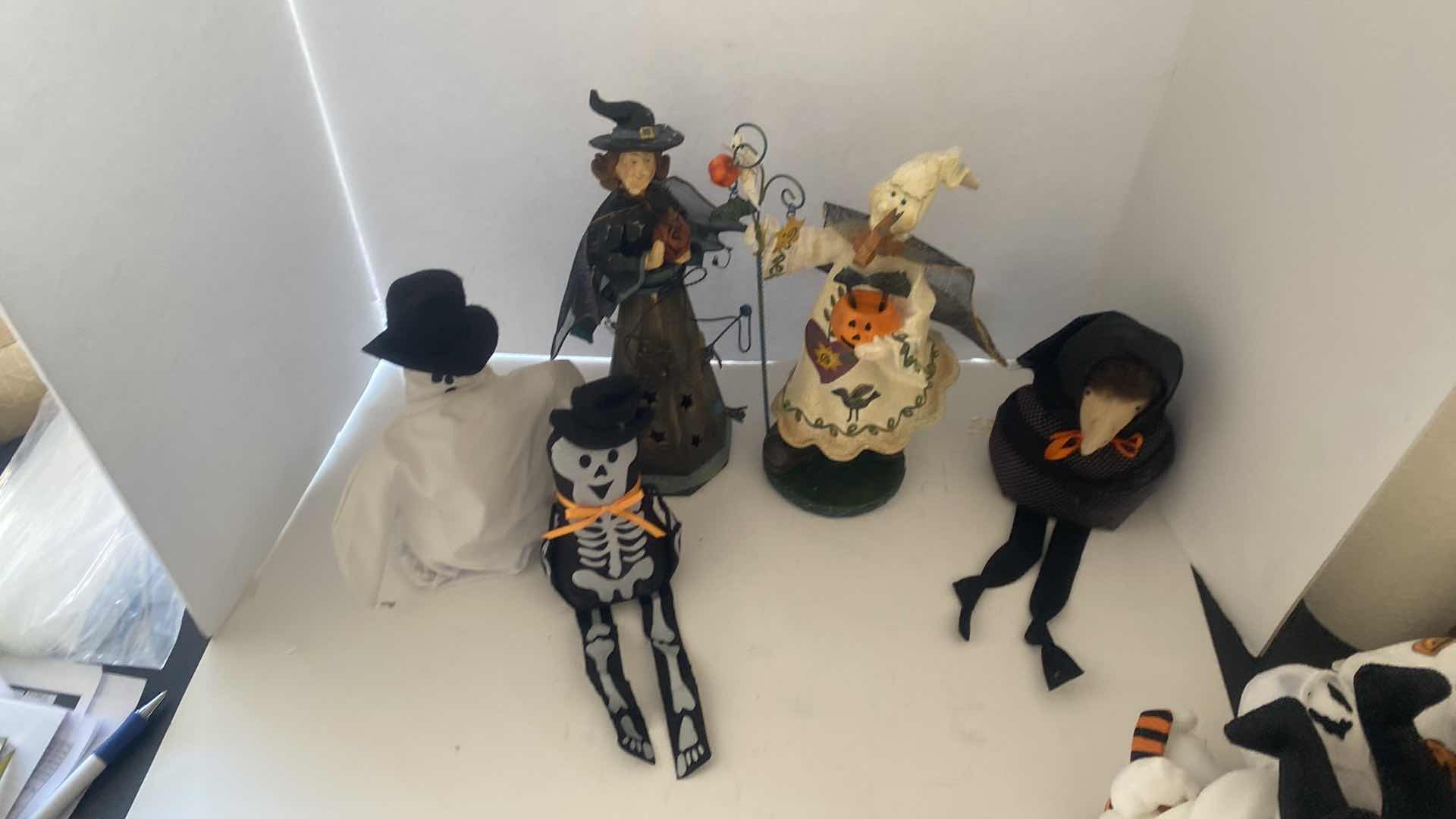 Photo 1 of 5 HALLOWEEN DECOR