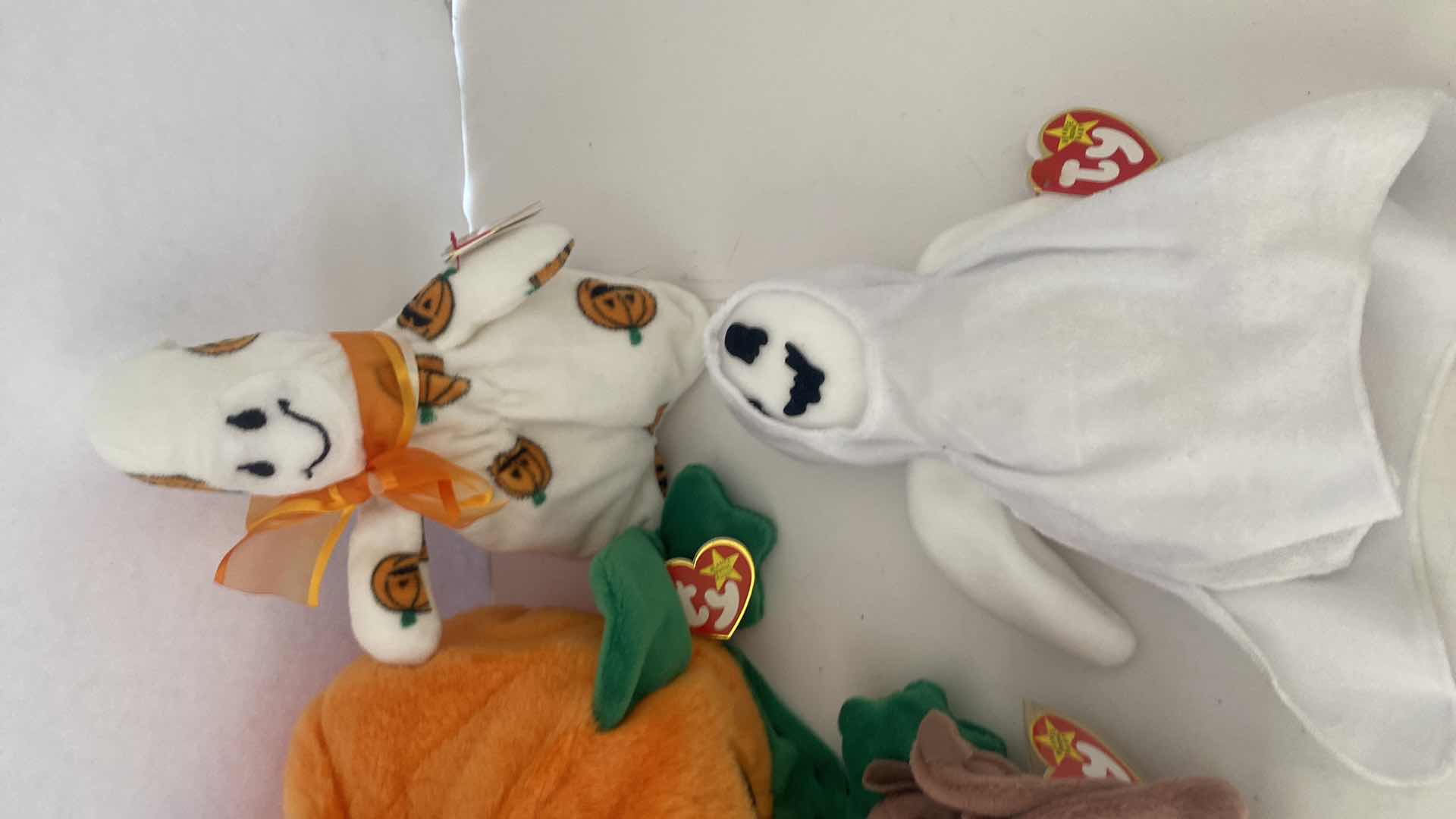 Photo 4 of 6 TY BEANIE HALLOWEEN COLLECTABLES