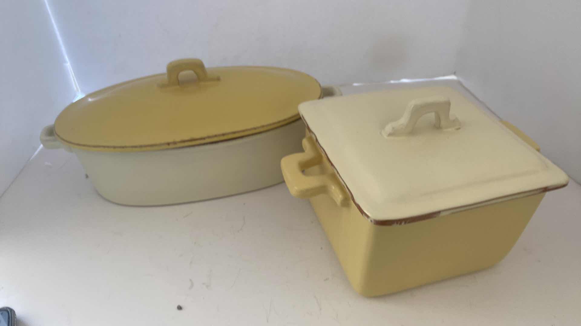 Photo 1 of 2 VIETRI COVERED STONEWARE FROM ITALY