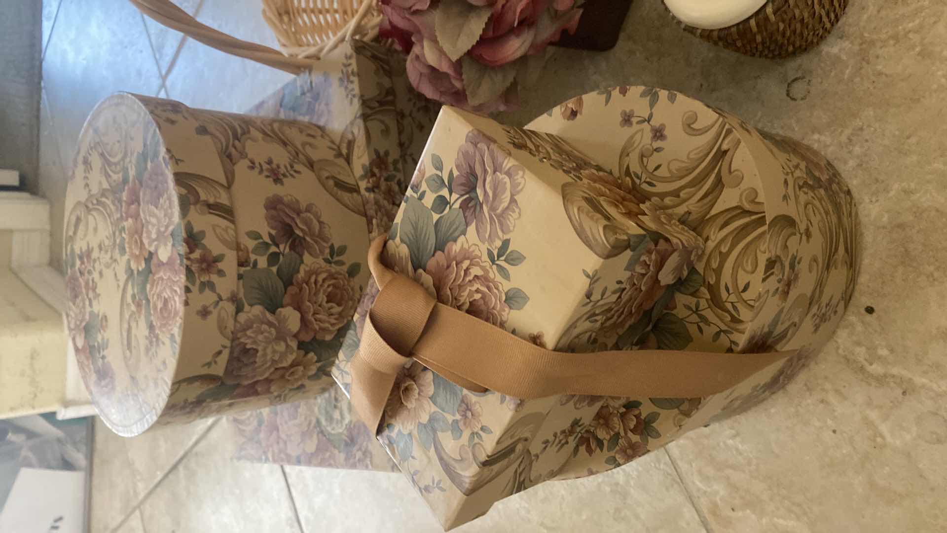 Photo 1 of BATHROOM DECOR - SEA OTTERS 7” BASKET & BOXES