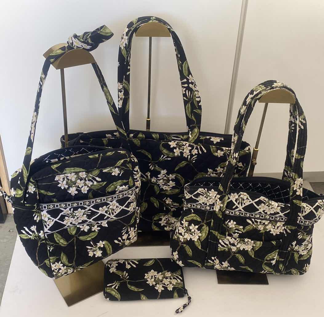Photo 1 of 4 - WOMENS VERA BRADLEY HANDBAGS