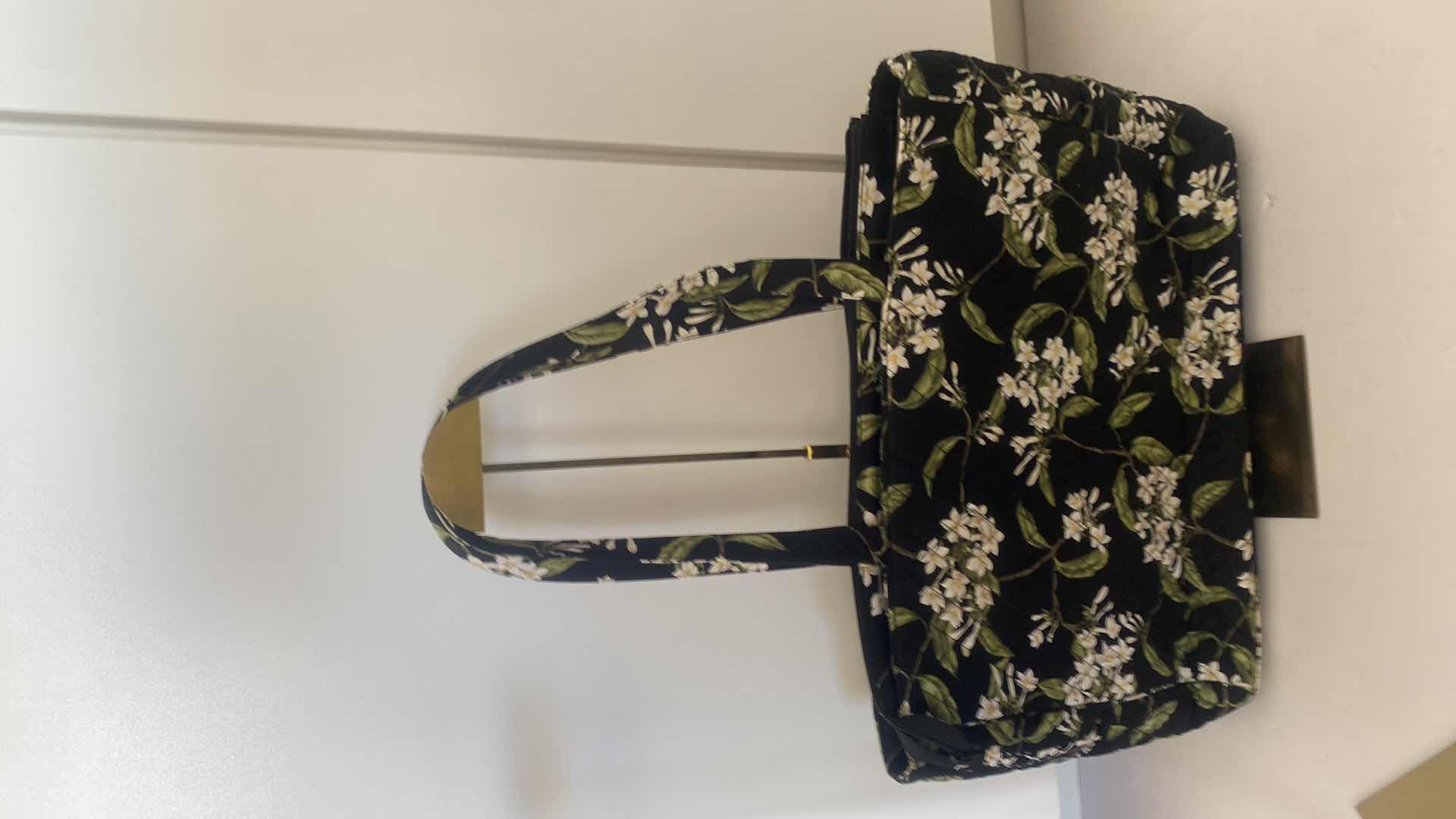 Photo 1 of 4 - WOMENS VERA BRADLEY HANDBAGS