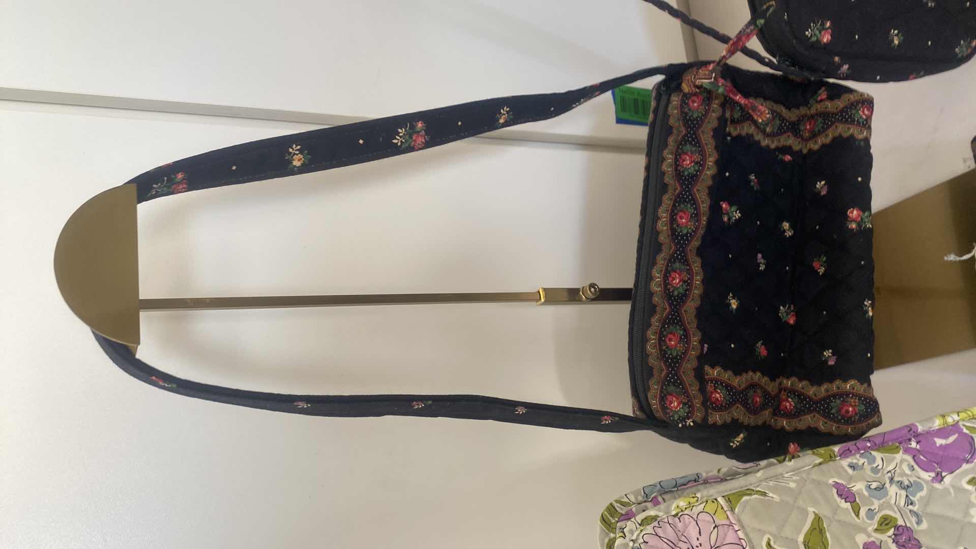 Photo 1 of 6 - WOMENS VERA BRADLEY HANDBAGS