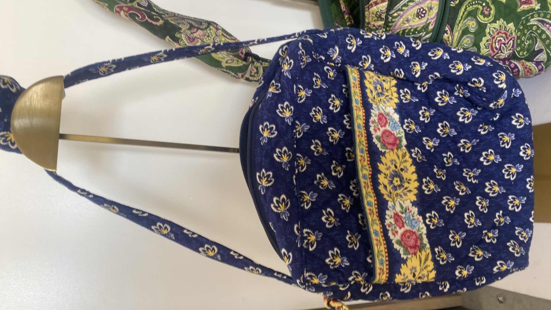 Photo 2 of 5 - WOMENS VERA BRADLEY HANDBAGS