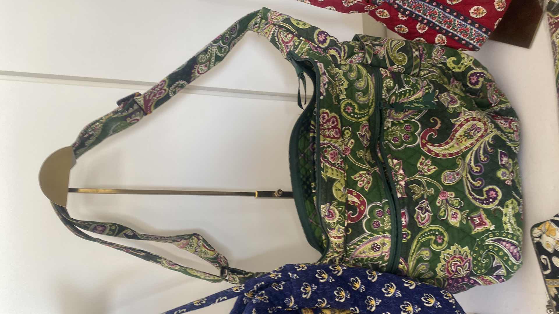 Photo 3 of 5 - WOMENS VERA BRADLEY HANDBAGS