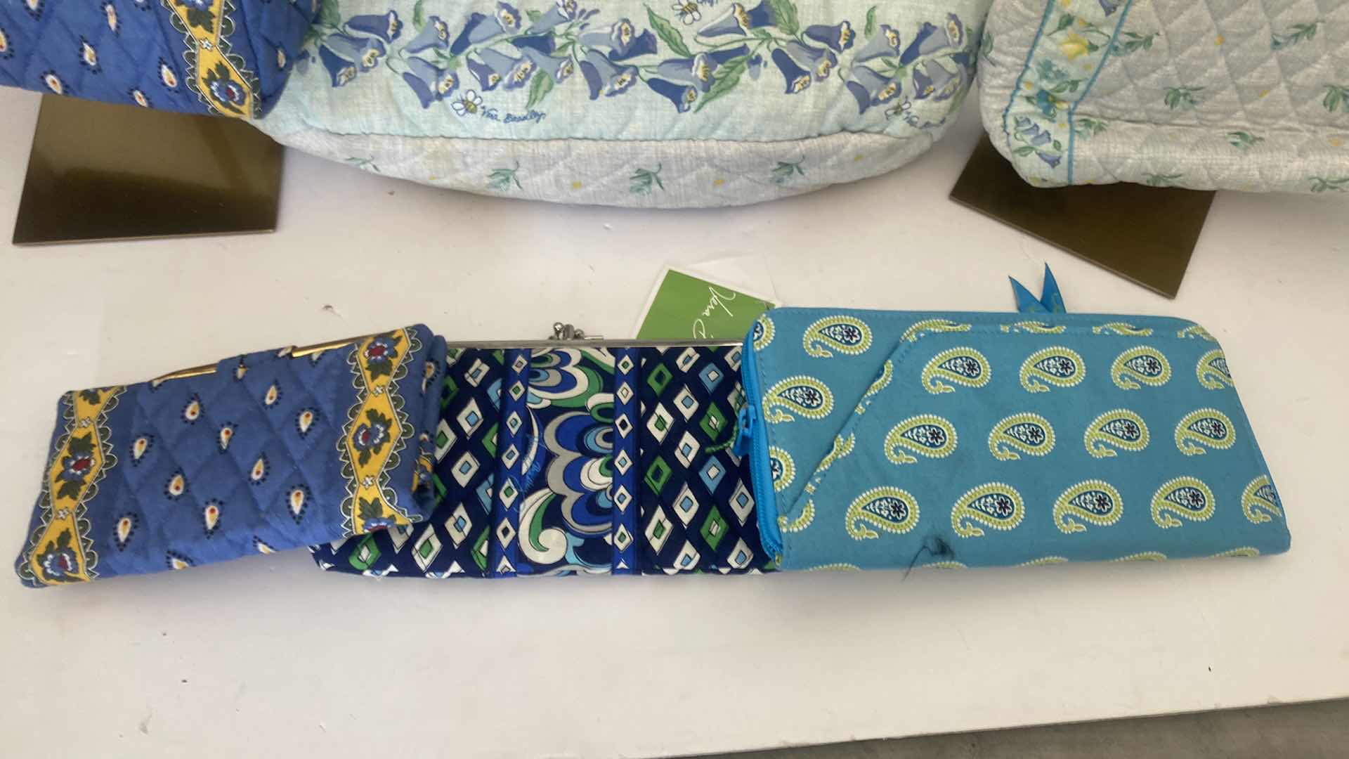 Photo 1 of 6 - WOMENS VERA BRADLEY HANDBAGS