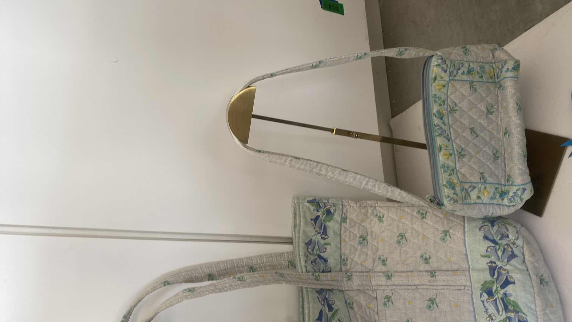 Photo 4 of 6 - WOMENS VERA BRADLEY HANDBAGS