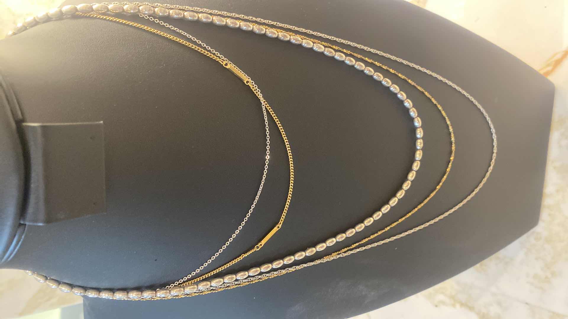 Photo 1 of  5 NECKLACES - COSTUME JEWELRY