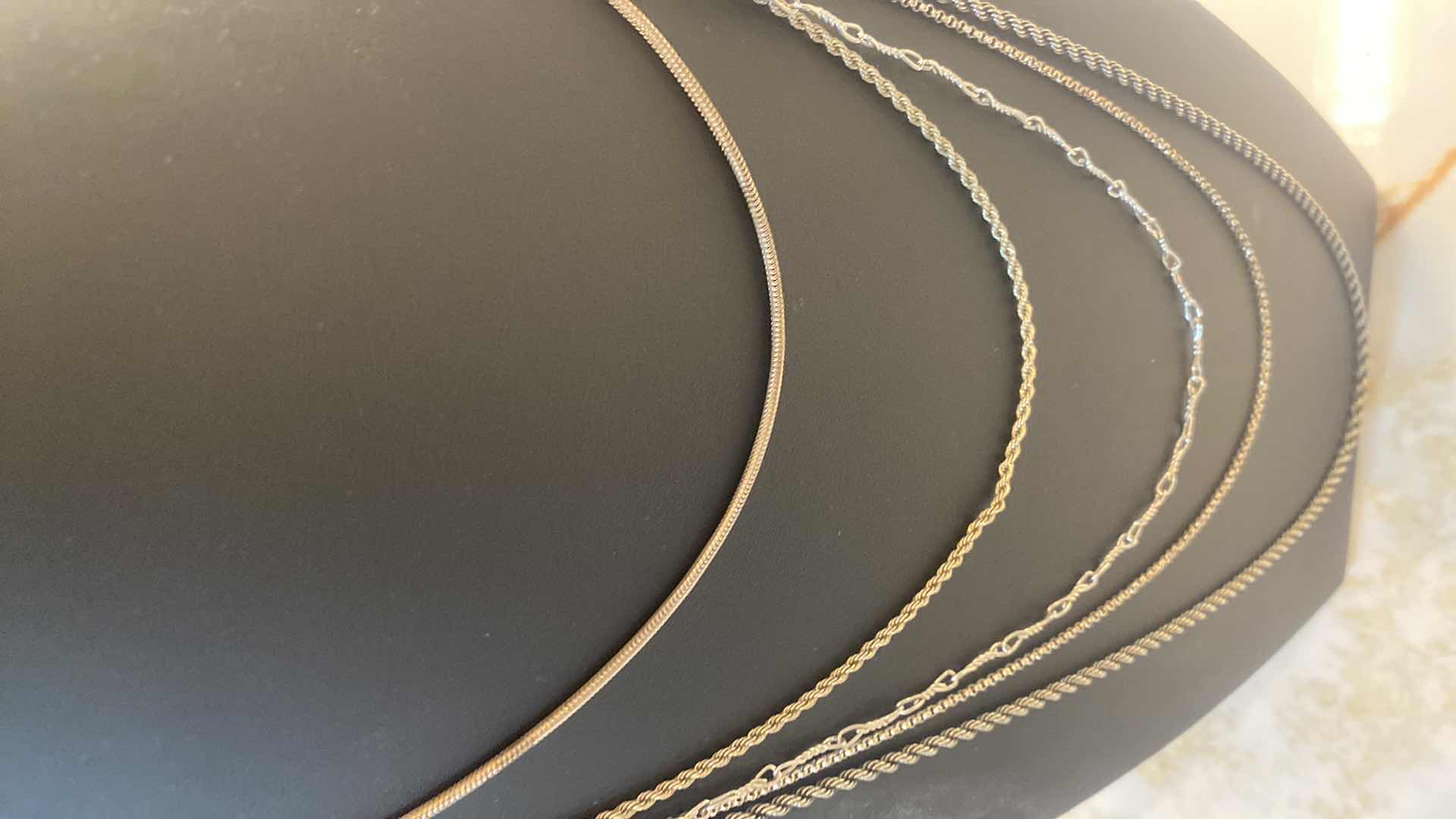 Photo 2 of 5 NECKLACES - COSTUME JEWELRY