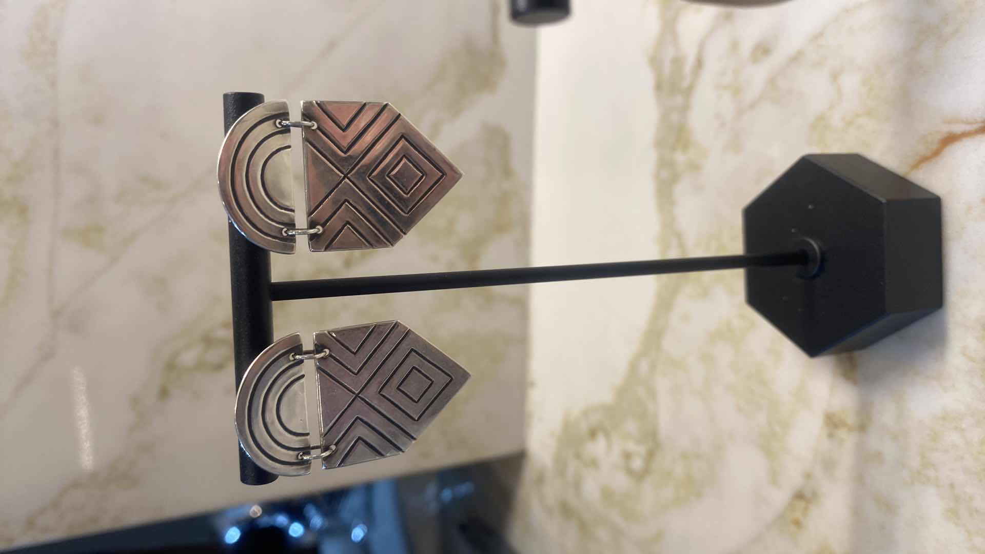 Photo 1 of  3 - EARRINGS METAL UNMARKED - COSTUME JEWELRY