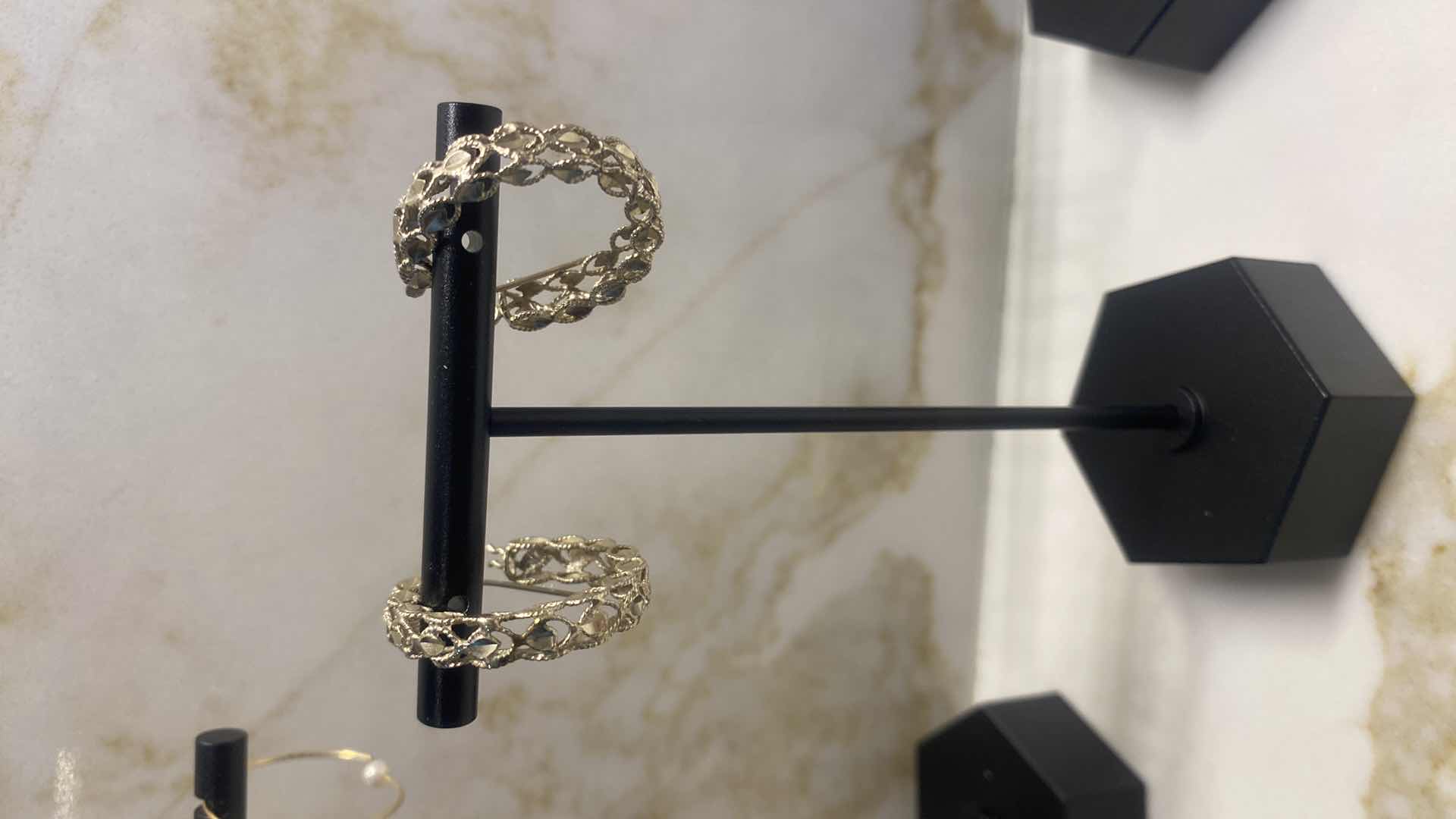 Photo 1 of 3 - EARRINGS -COSTUME JEWELRY 