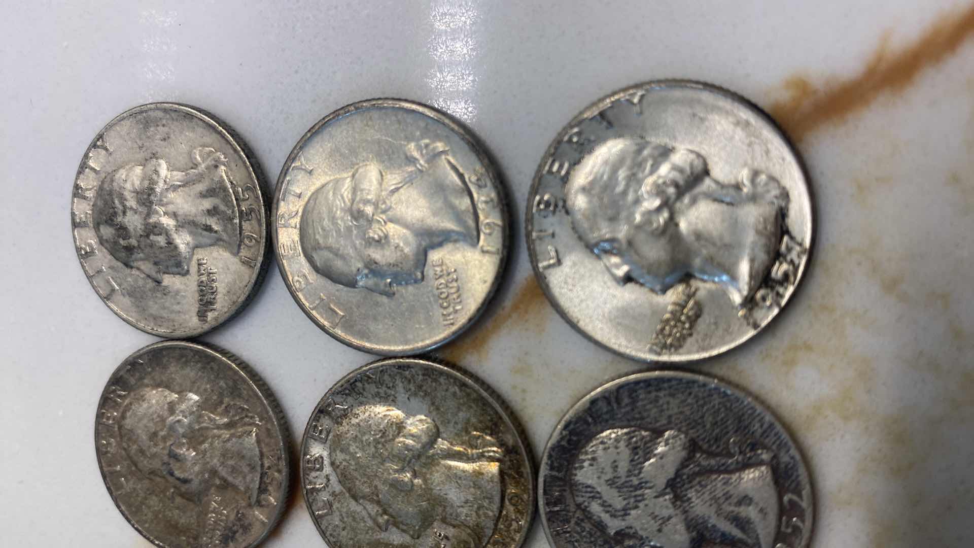 Photo 1 of 15 - SILVER QUARTERS