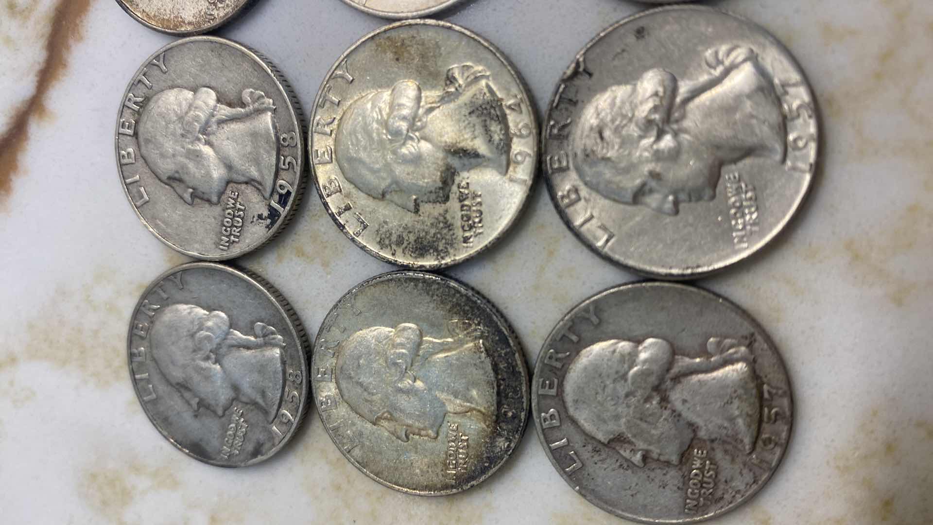 Photo 2 of 15 - SILVER QUARTERS