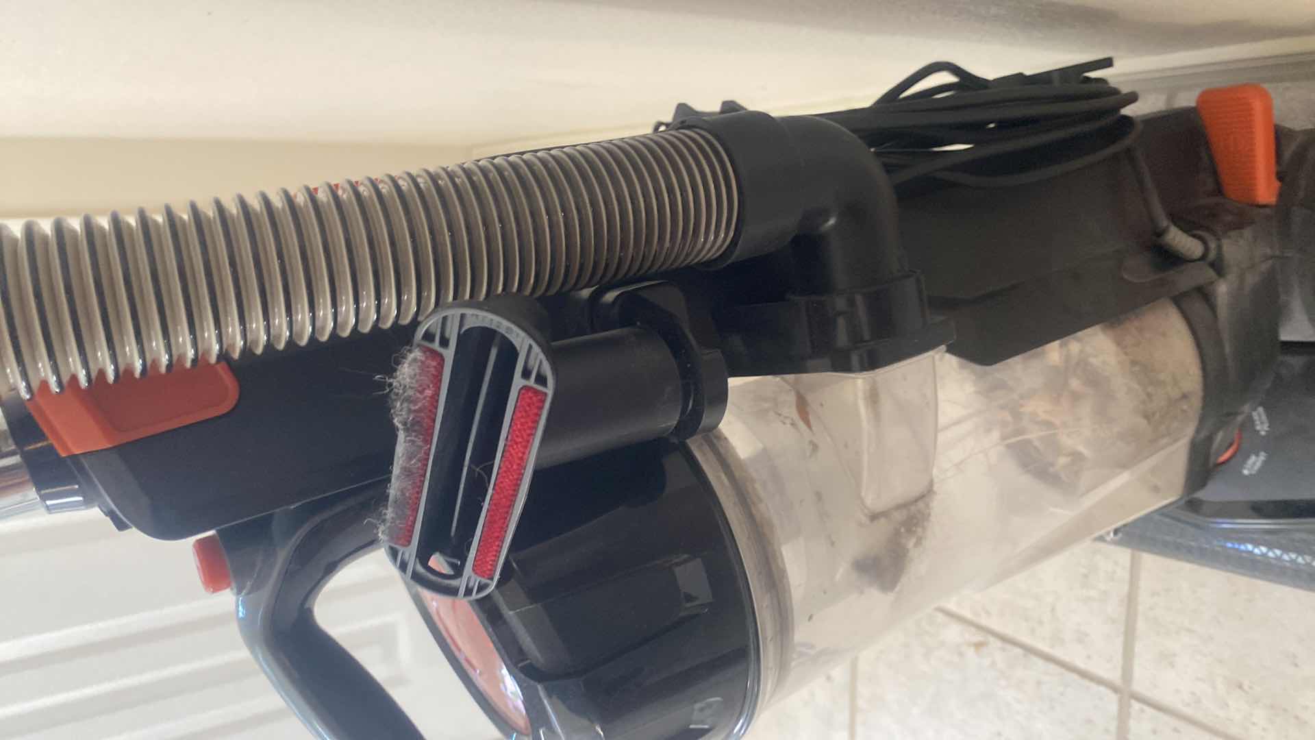 Photo 4 of EUREKA UPRIGHT VACUUM - TESTED