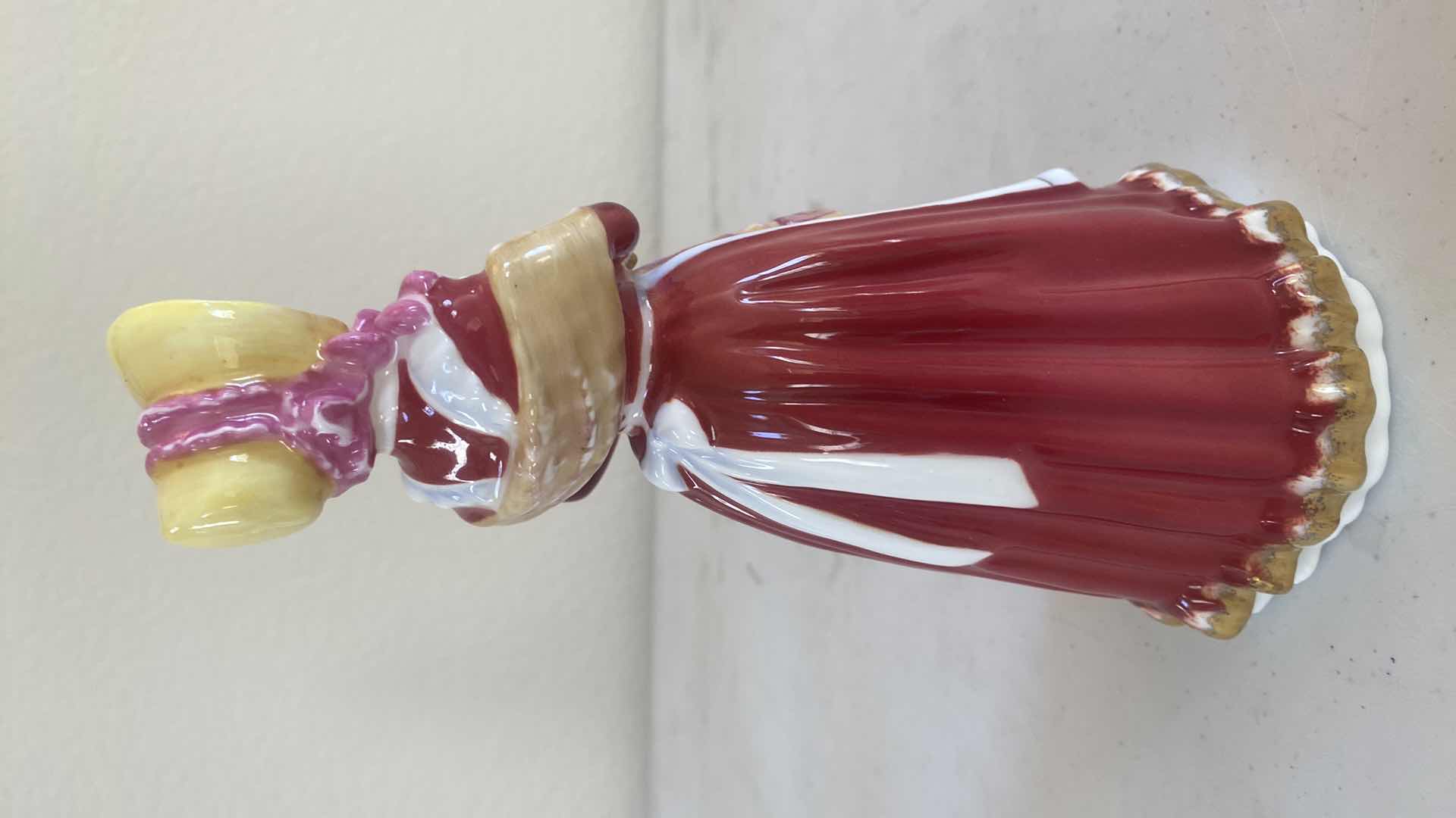 Photo 3 of ROYAL DOULTON HN3692 “OLD COUNTRY ROSES” H8 ”