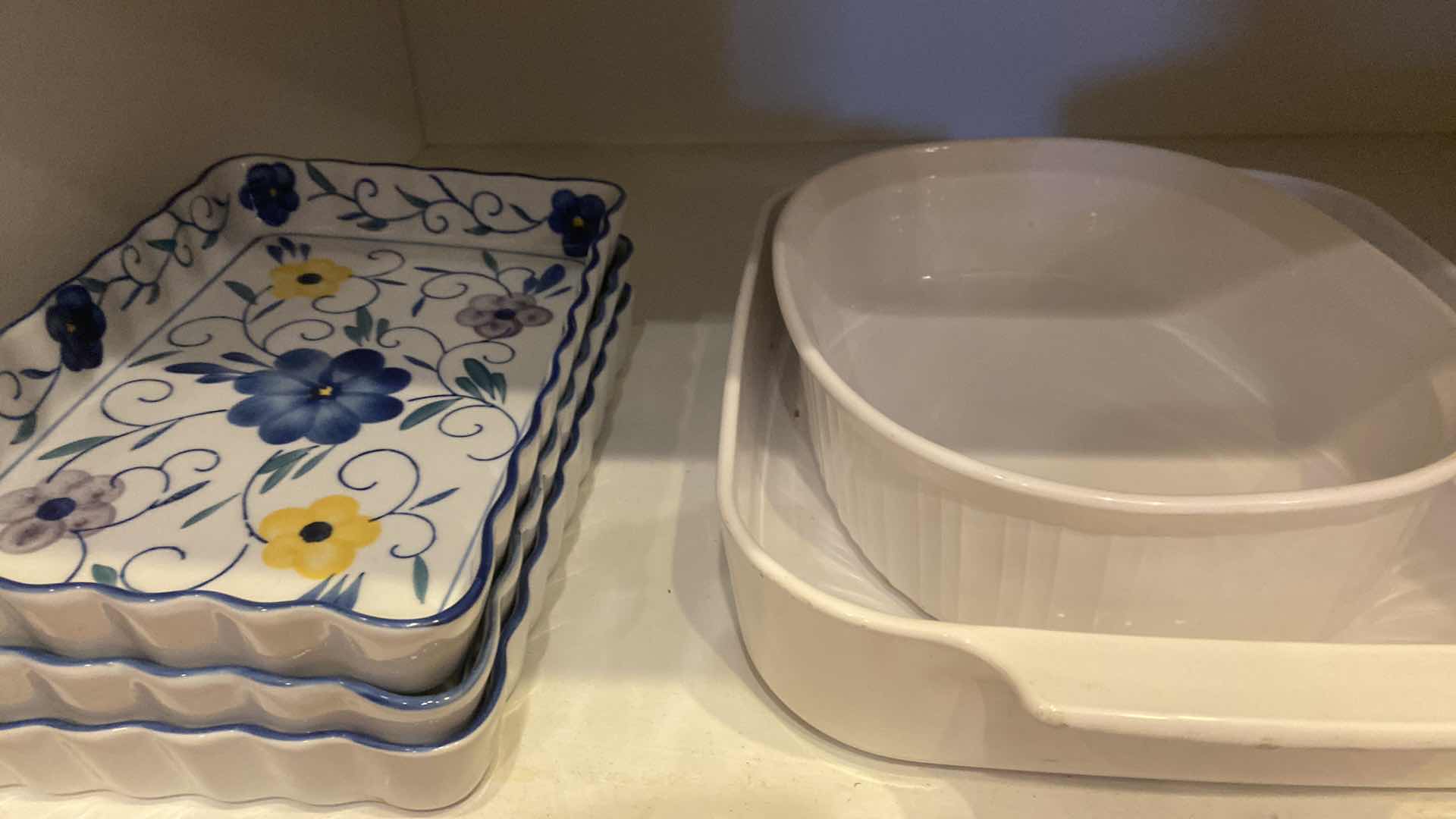 Photo 1 of CONTENTS KITCHEN CABINET - GLASS & CERAMIC SERVEWARE