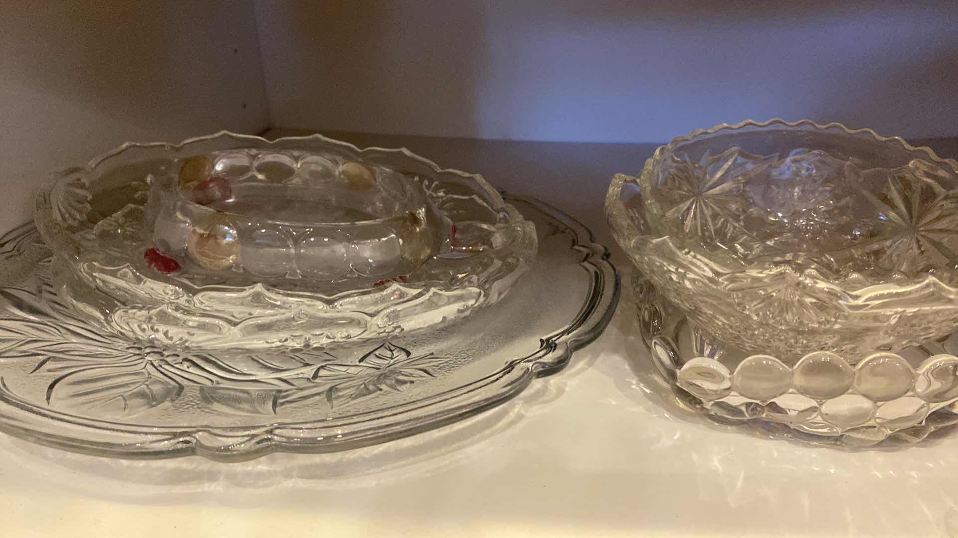 Photo 1 of CONTENTS KITCHEN CABINET - GLASS & CERAMIC SERVEWARE