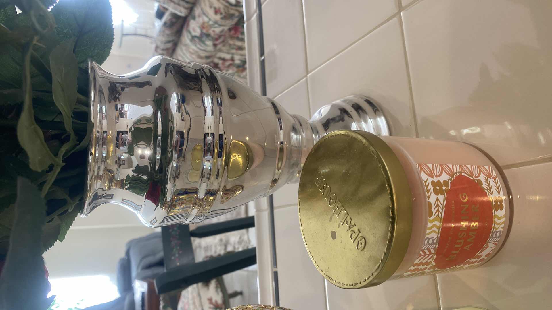 Photo 4 of 2 - VASES WITH FAUX ROSES TALLEST VASE H10”