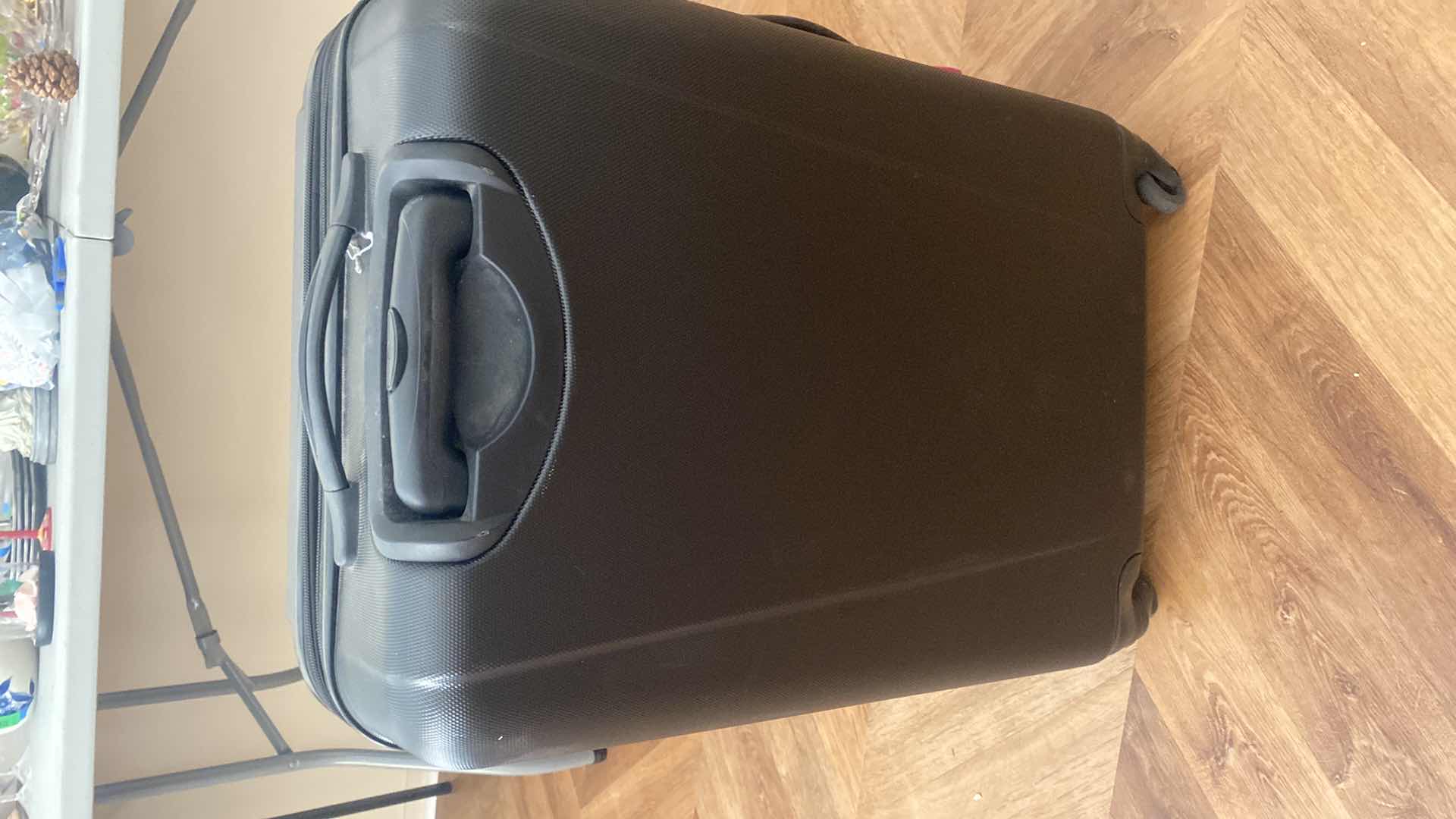 Photo 3 of DELSEY HARD SIDE LUGGAGE 27” SPINNER