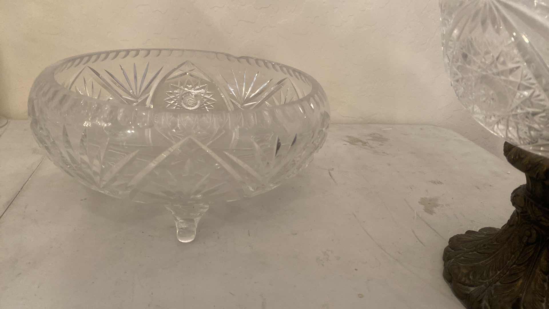 Photo 1 of 2 - CRYSTAL BOWLS PINWHEEL DESIGN FOOTED BIWL MEASURES 8 1/2” x 9”