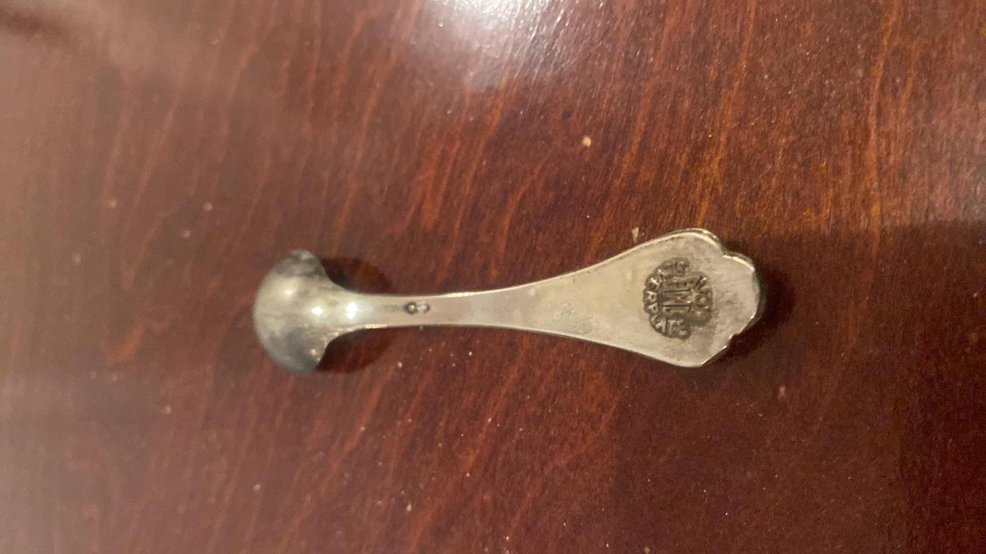 Photo 1 of 17 - SERVE UTENSILS (1 SMALL BABY SPOON SILVER) - CONTENTS IN DRAWER