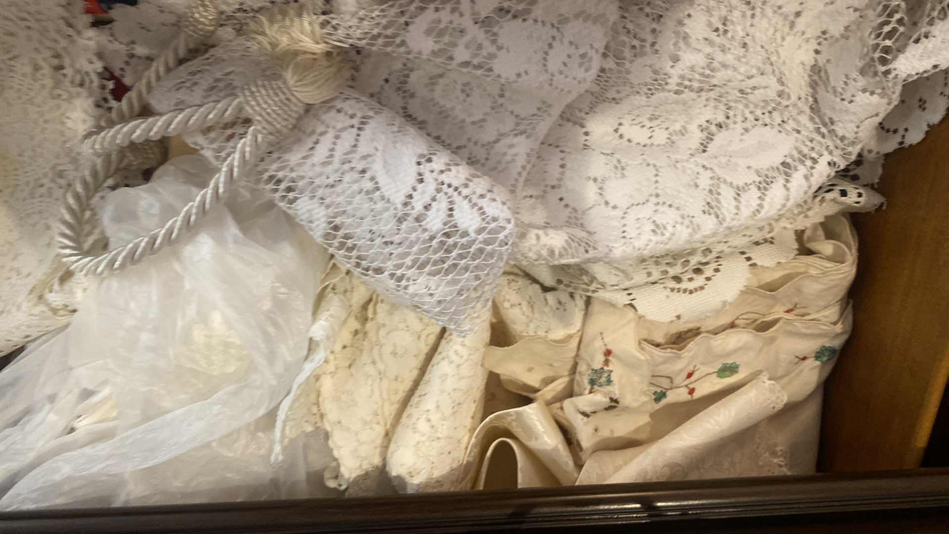 Photo 1 of CONTENTS OF 2 DRAWERS - TABLECLOTHS & LACE LINENS