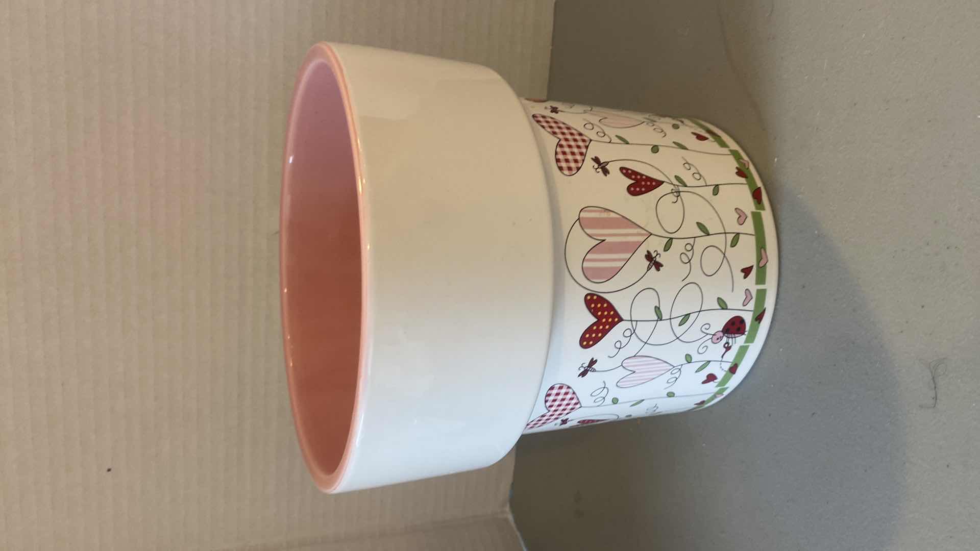 Photo 1 of CERAMIC POT WITH HEARTS 7” x 7 1/2”