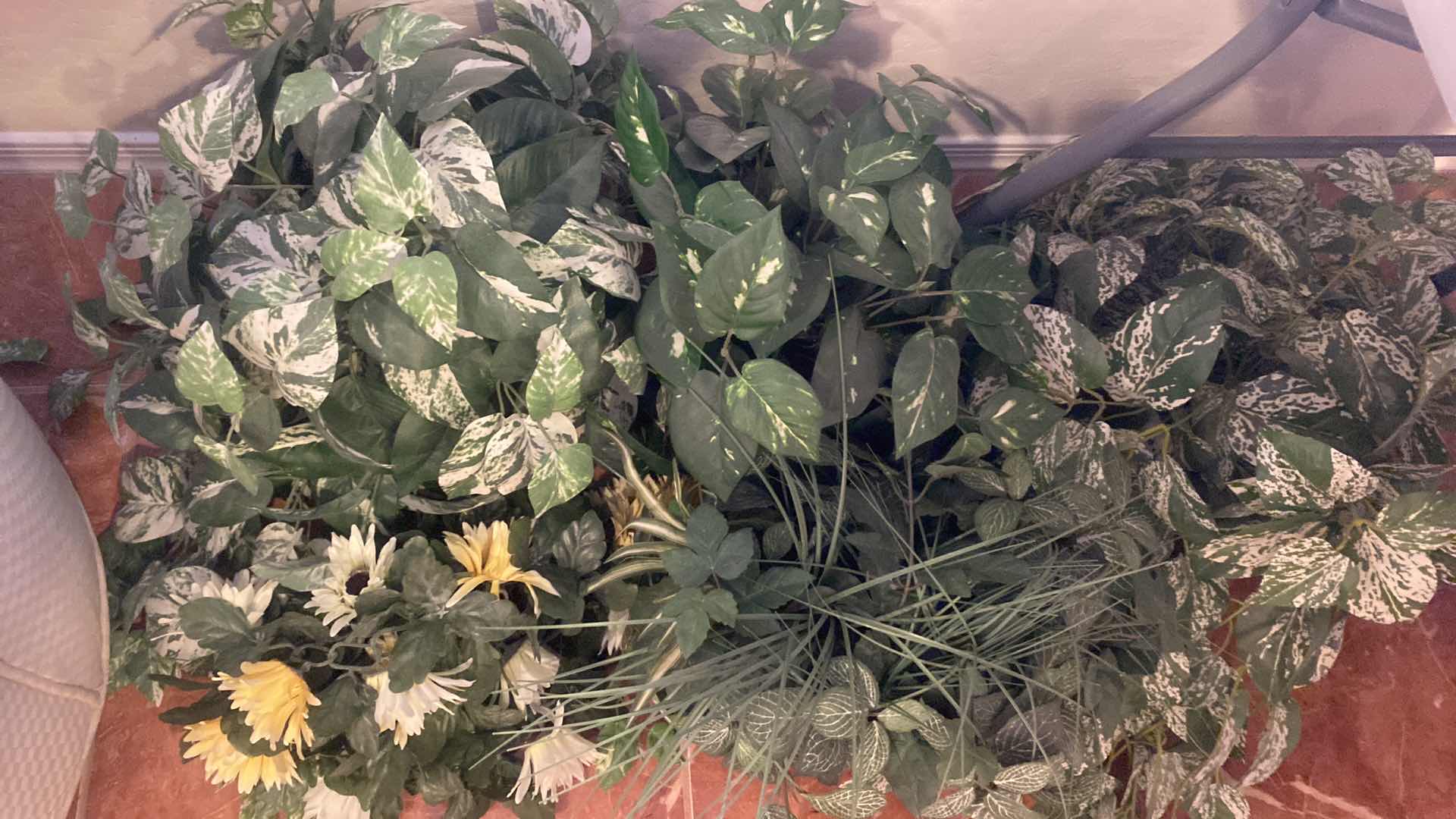 Photo 1 of 4 - FAUX PLANTS & FLOWER GARLAND