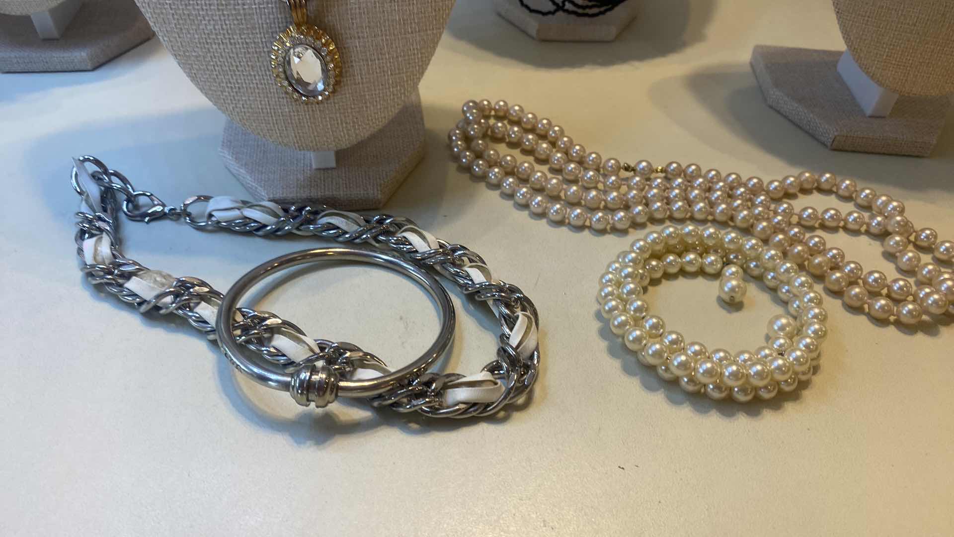 Photo 1 of 10 - NECKLACES & BRACELETS FASHION JEWELRY