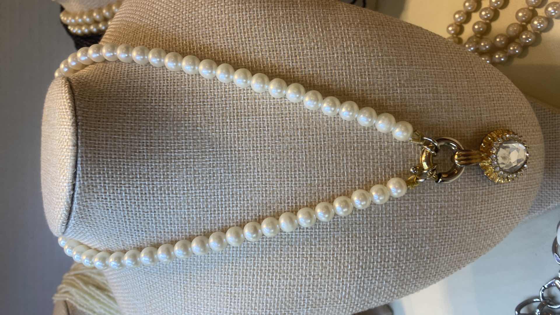 Photo 1 of 10 - NECKLACES & BRACELETS FASHION JEWELRY