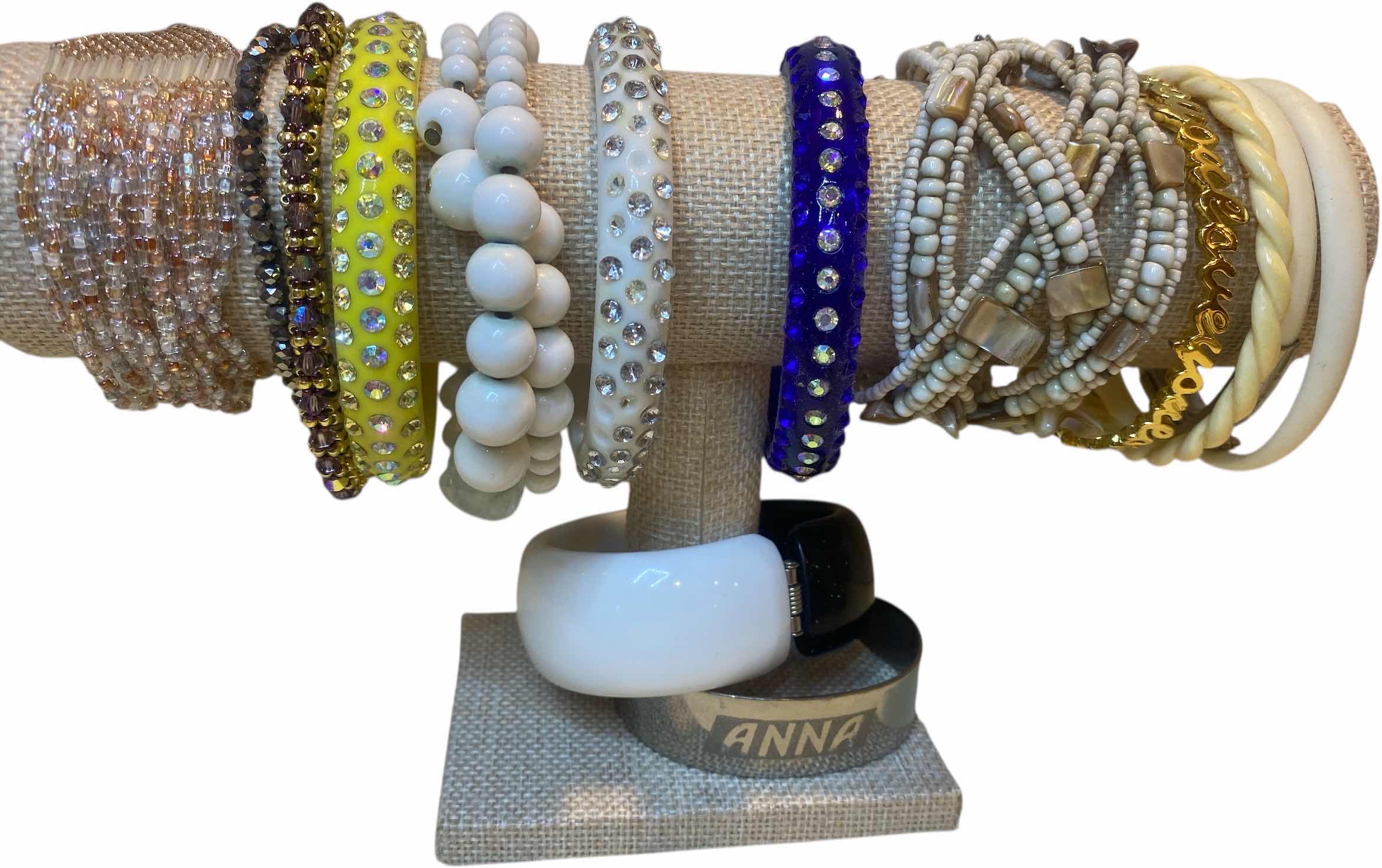 Photo 1 of 14 - BRACELETS FASHION JEWELRY