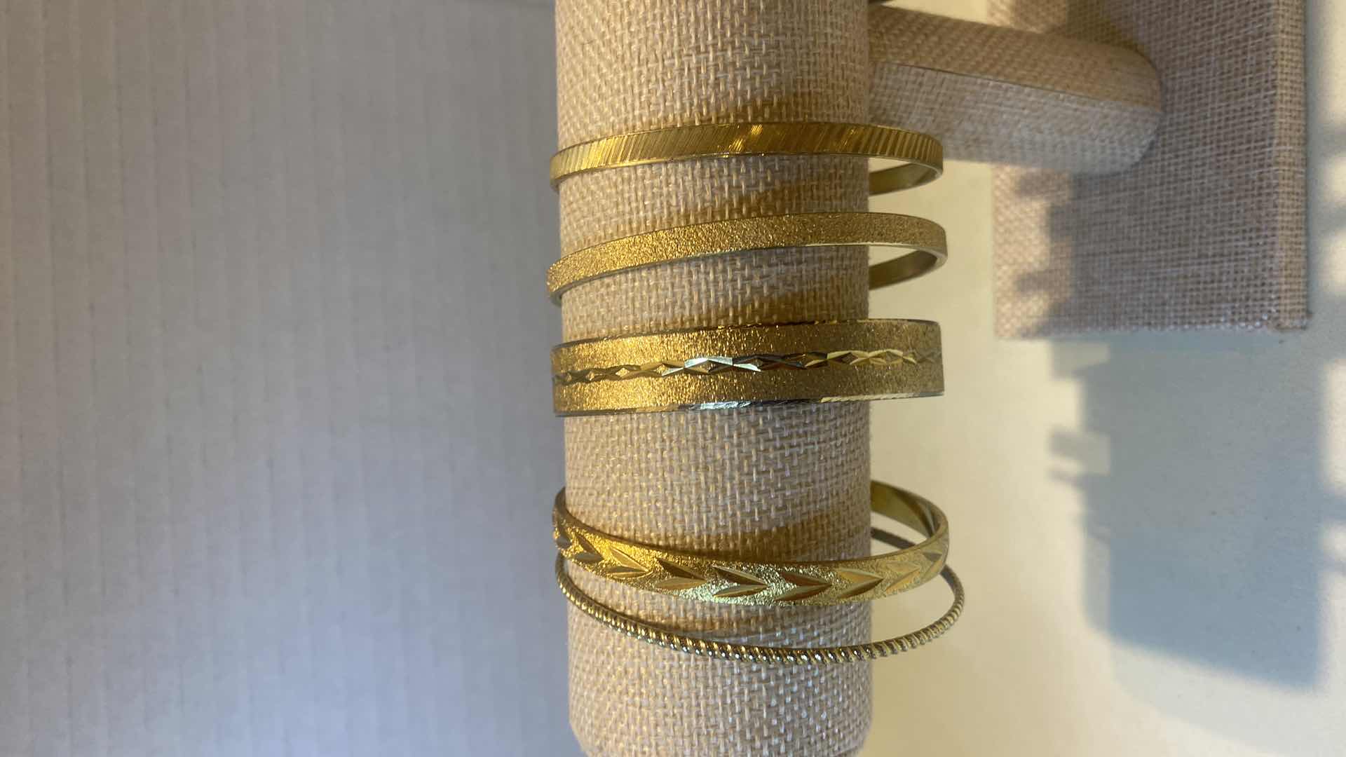 Photo 1 of 8 - BRACELETS FASHION JEWELRY