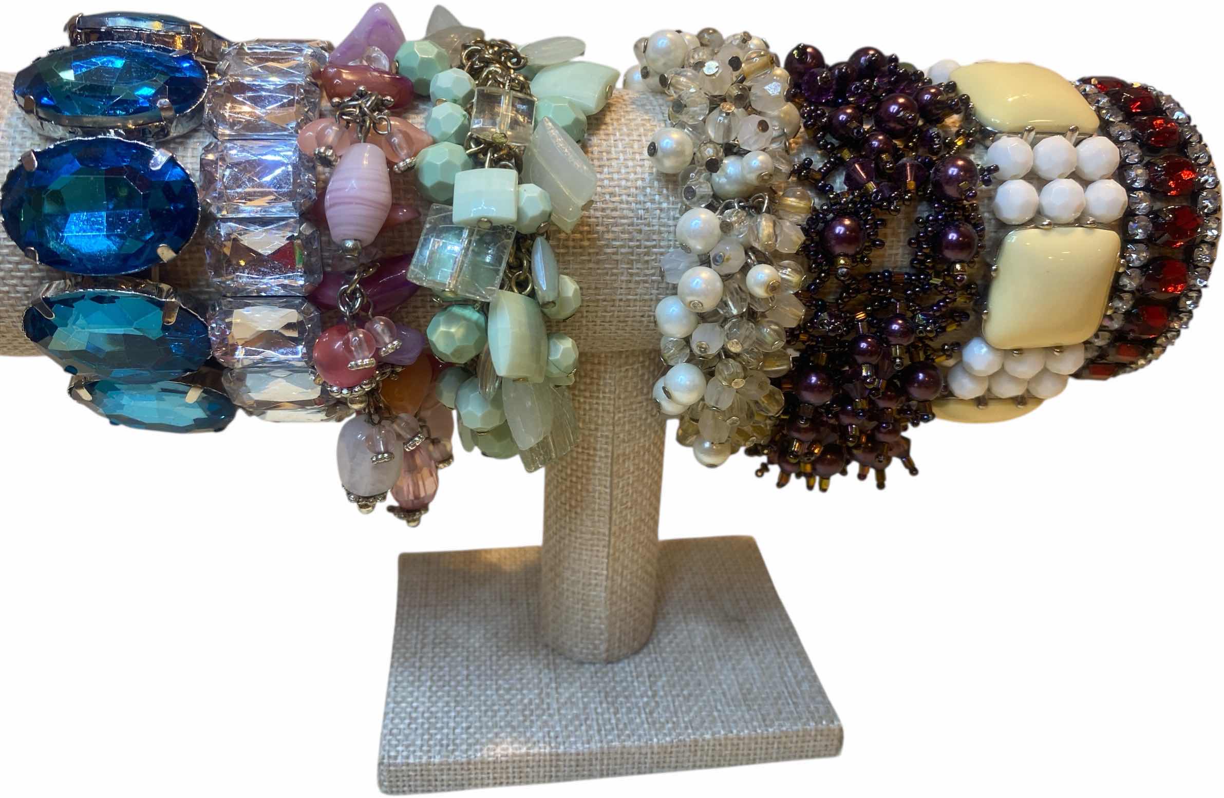 Photo 1 of 8 - BRACELETS FASHION JEWELRY