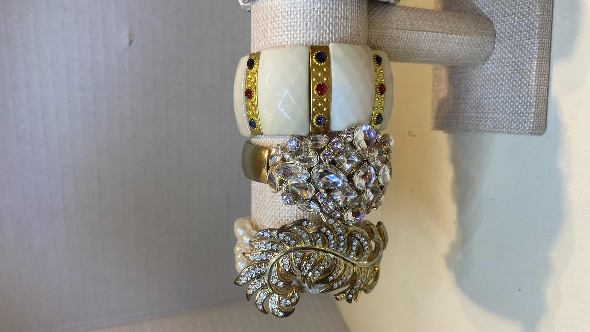 Photo 1 of 7 - BRACELETS FASHION JEWELRY