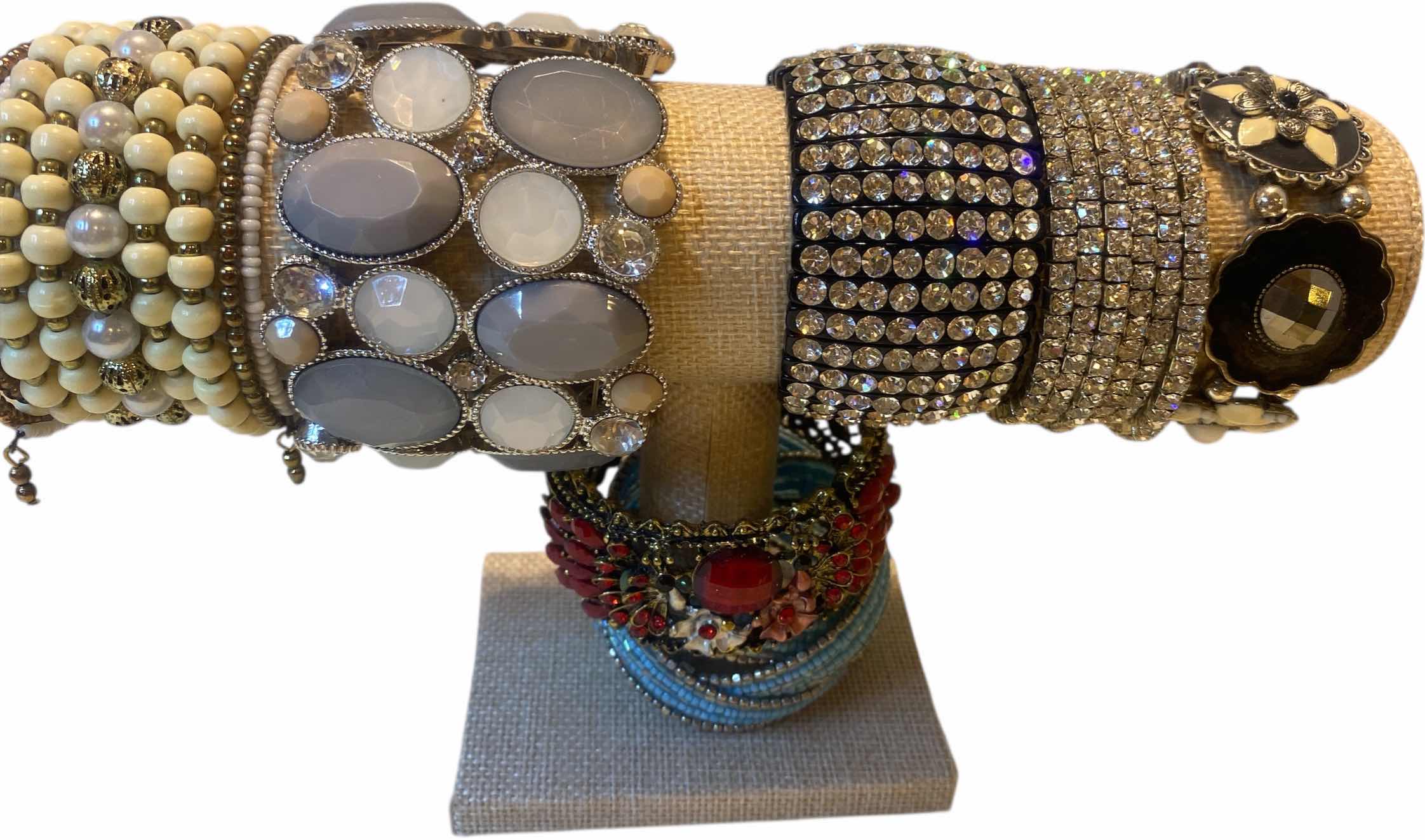 Photo 1 of 7 - BRACELETS FASHION JEWELRY