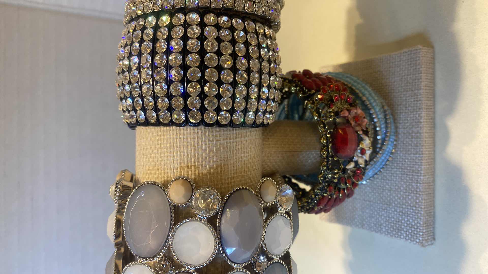 Photo 1 of 7 - BRACELETS FASHION JEWELRY