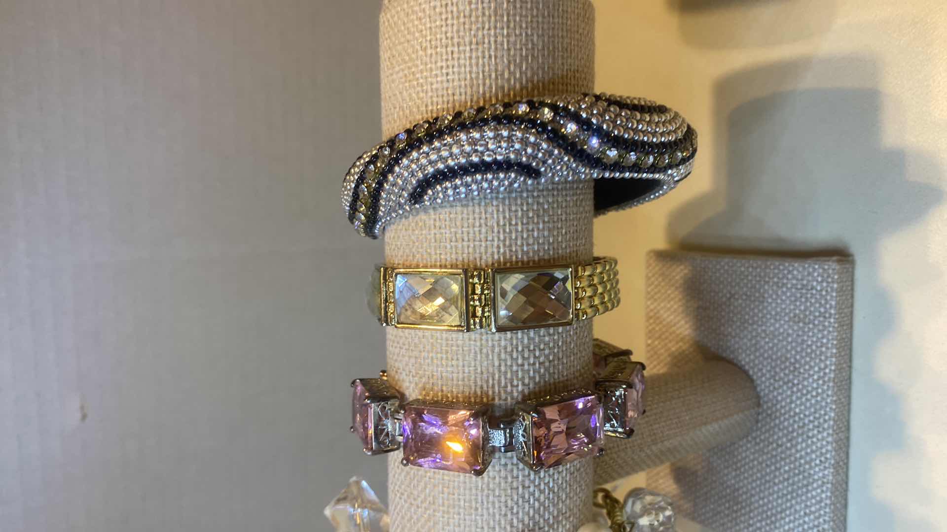 Photo 1 of 6 - BRACELETS FASHION JEWELRY