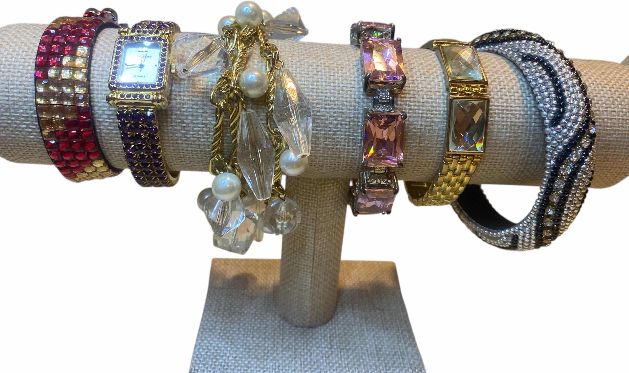 Photo 1 of 6 - BRACELETS FASHION JEWELRY