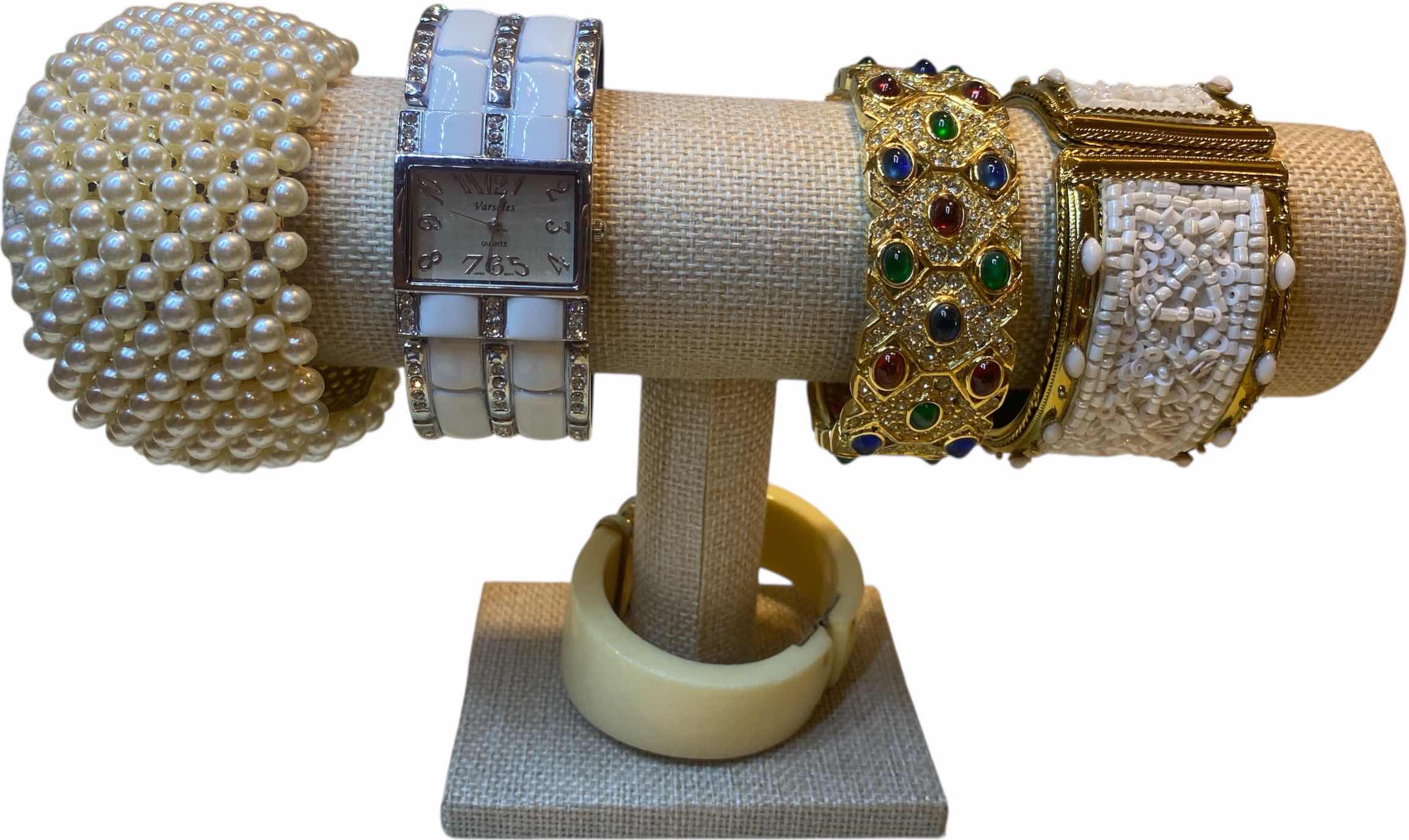 Photo 1 of 5 - BRACELETS FASHION JEWELRY