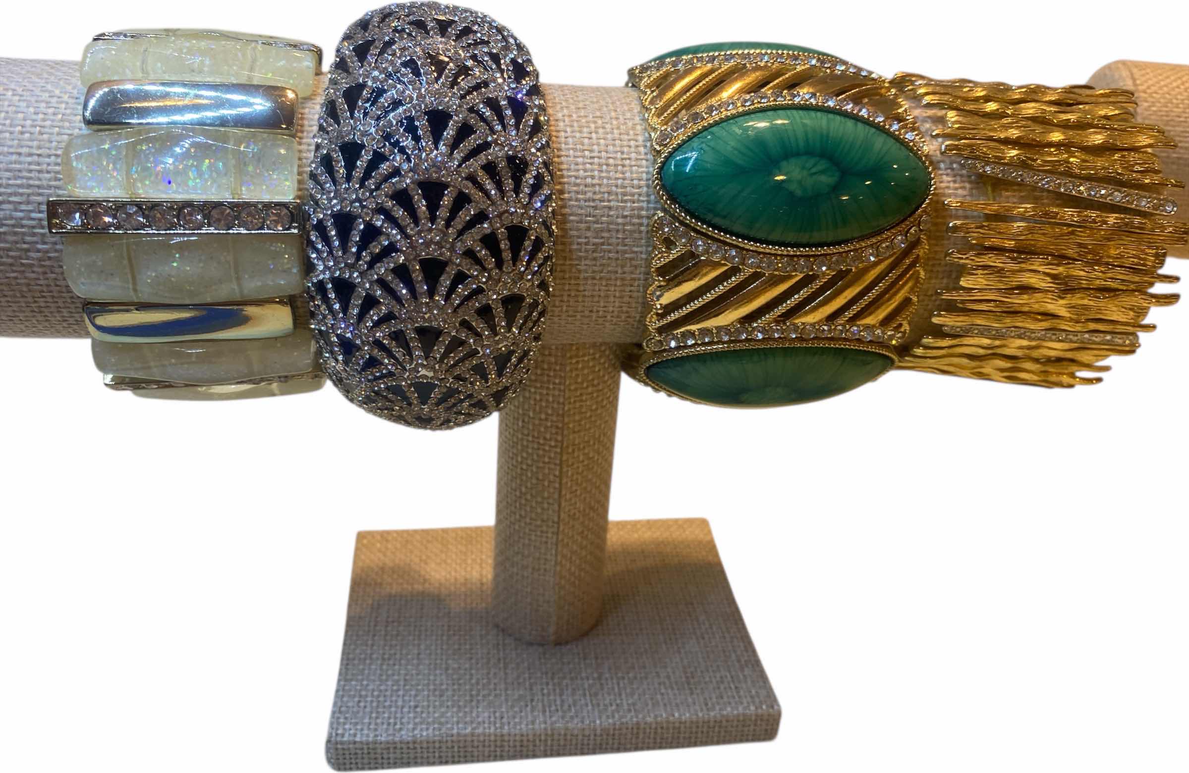 Photo 1 of 4 - BRACELETS FASHION JEWELRY