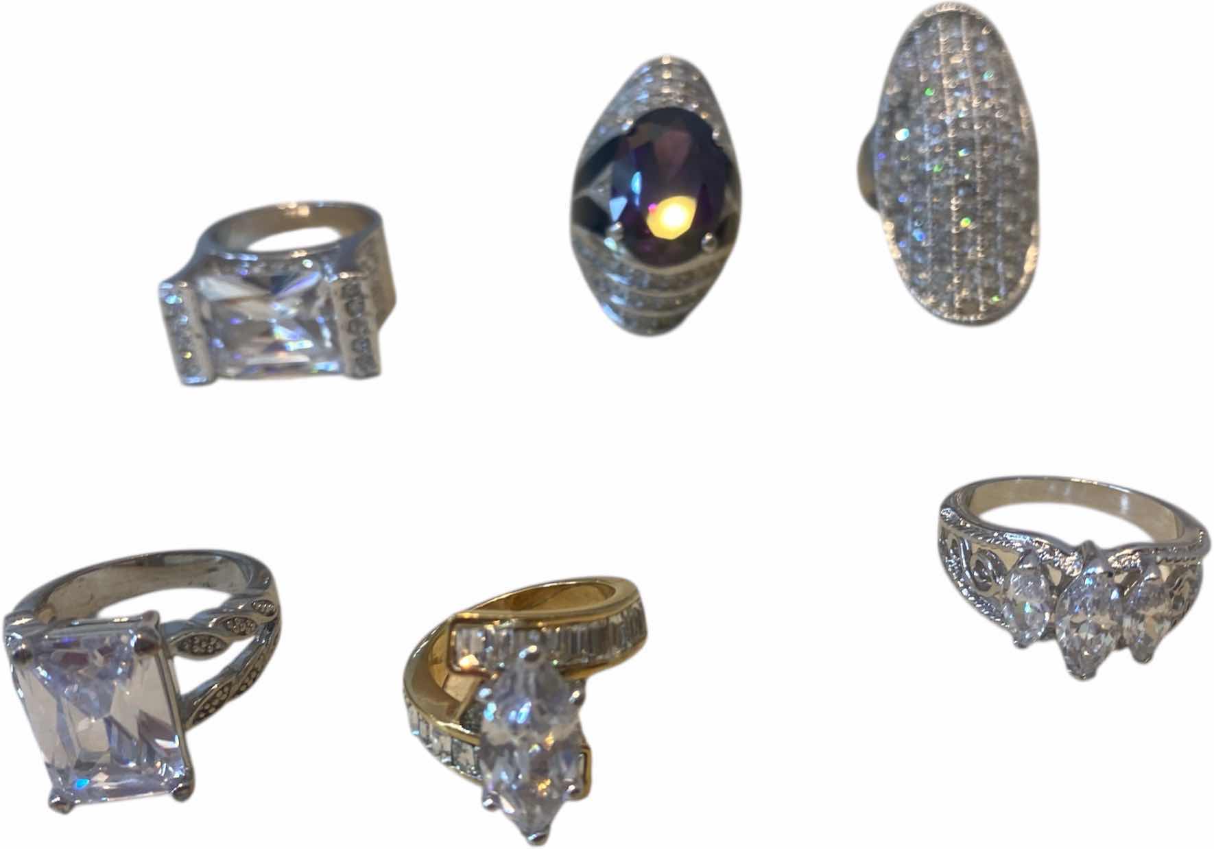 Photo 1 of 6 - FASHION JEWELRY RINGS VARIOUS SIZES