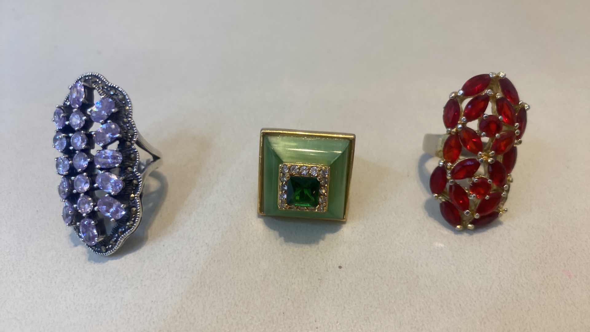 Photo 1 of 6 - FASHION JEWELRY RINGS VARIOUS SIZES