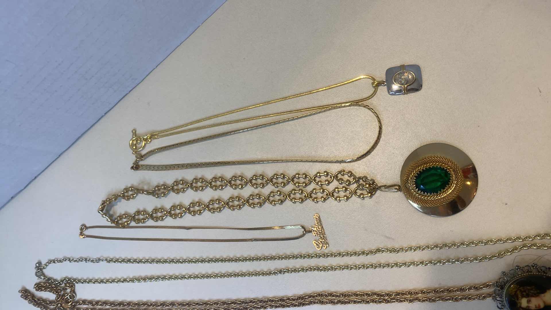 Photo 1 of 9 - NECKLACES FASHION JEWELRY